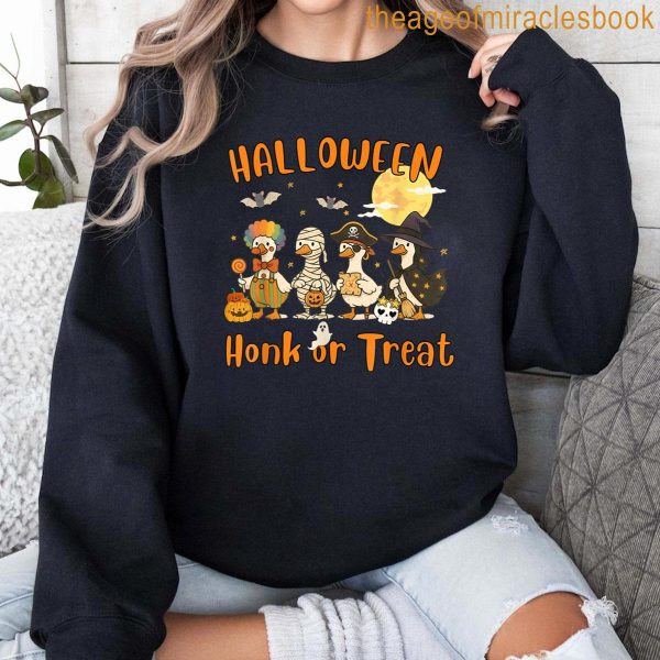 Funny Honk Or Treat Halloween Silly Goose T-shirt - Image 2