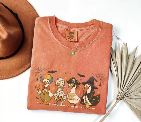 Spooky Goose Shirt, Halloween Silly Trick Monster Ghoul Sweatshirt Spooky Boo Costume Honk Mummy Pirate T-Shirt Fall Gift