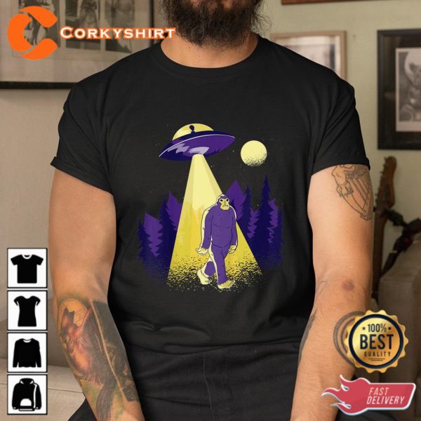 Bigfoot Ufo Abduction Halloween Shirt Hoodie - Image 2